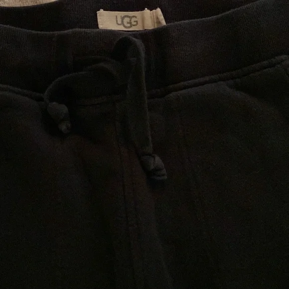 UGG black wide legged sweatpants with drawstring from Neiman’s. Unisex - Picture 7 of 15